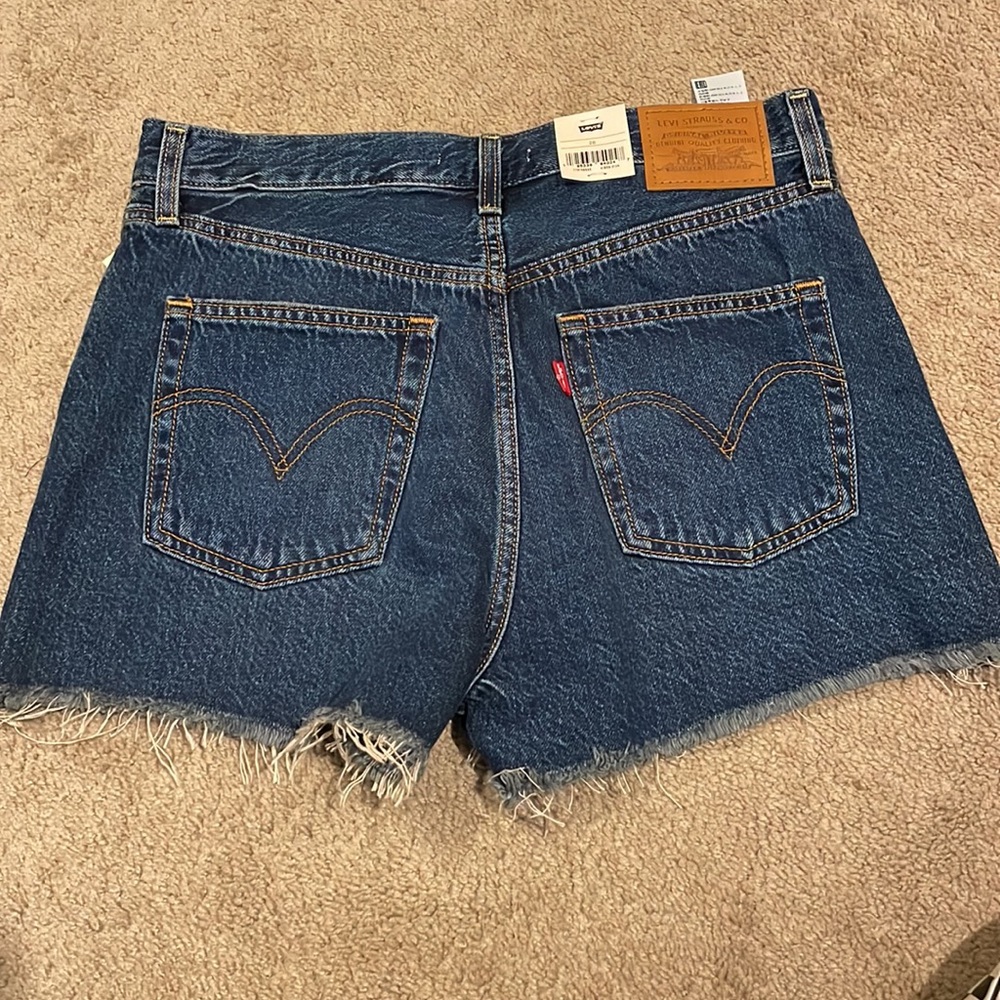 Levi’s Ribcage shorts